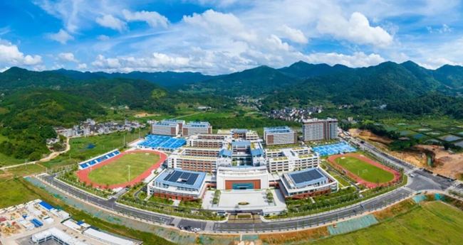 ��ʦ������ʵ��ѧУ����־����