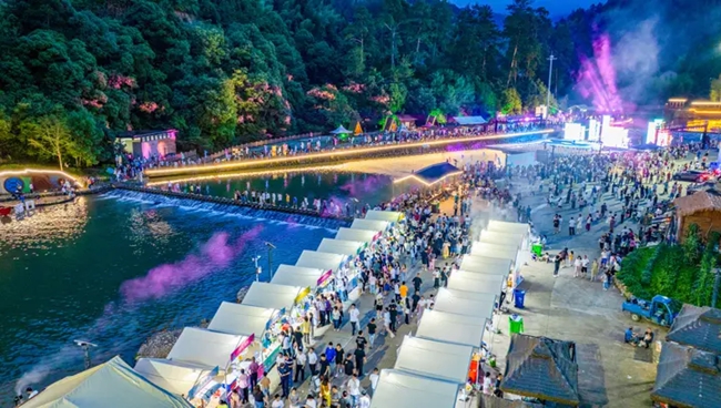 ��������ũ���˾ӻ�������Ϊץ�֣�������̬��Դ��չ����Σ��ƶ�������Դ�򾭼�Ч��ת����Ϊ������˸���������Ҷ������